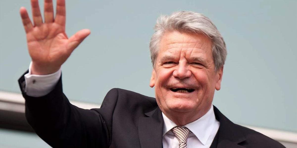 Nemecký prezident Gauck sa lúčil s funkciou tradičným vojenským ceremoniálom