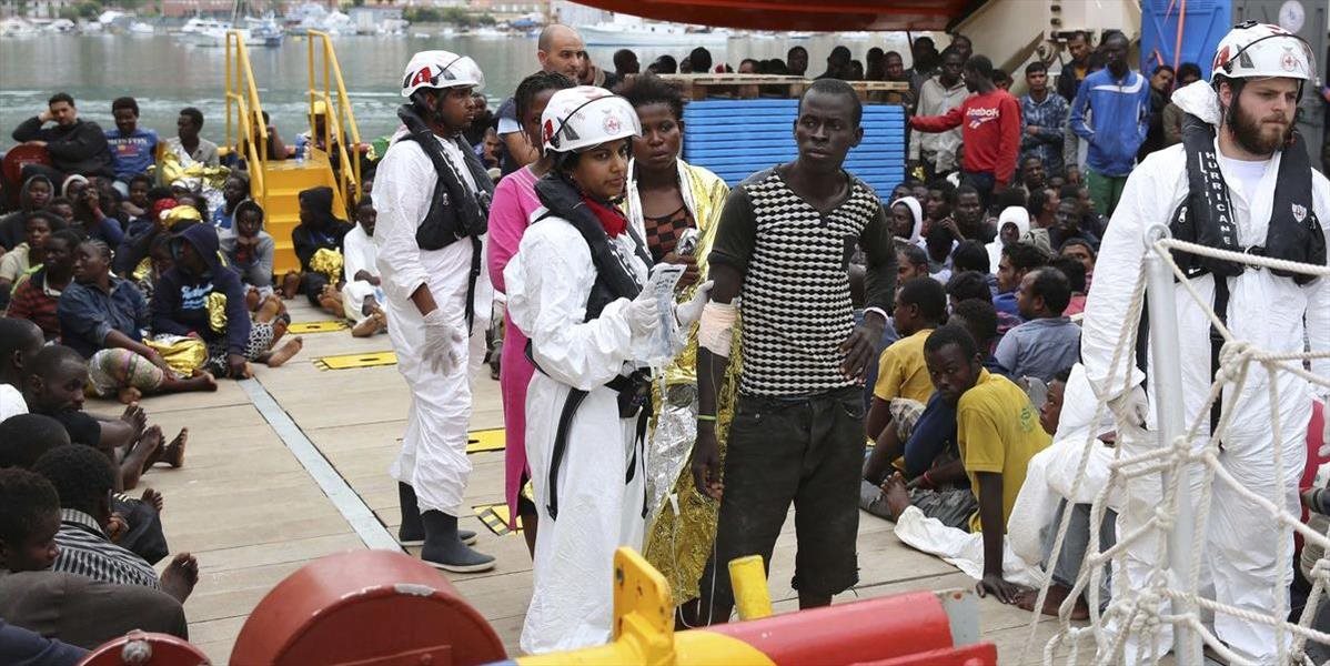 Talianska pobrežná stráž zachránila vyše 3-tisíc migrantov počas víkendu
