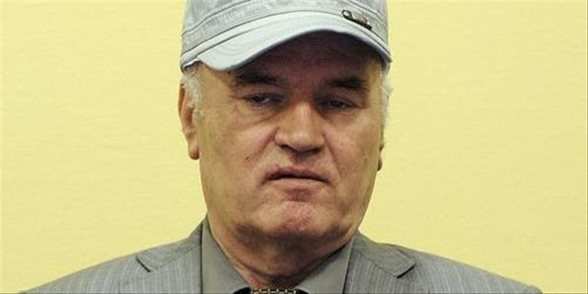 Právnici požadujú prepustenie bývalého bosnianskosrbského veliteľa Mladiča zo zdravotných dôvodov