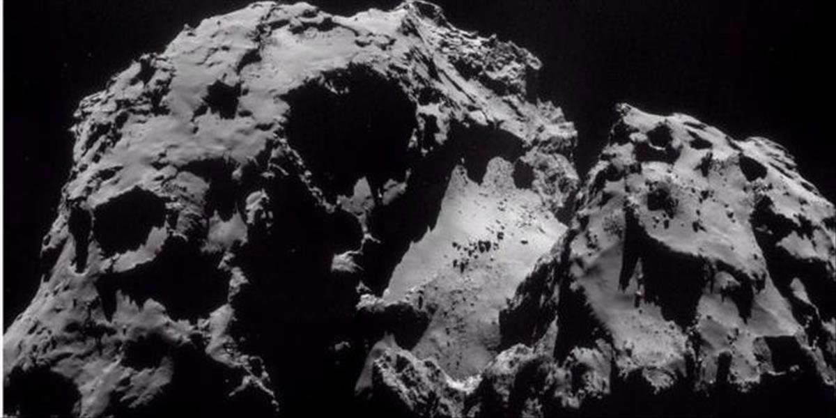 Sonda Rosetta zaznamenala zmeny na povrchu kométy 67P