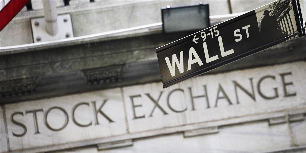 Wall Street pokračuje v poklese, padol aj kľúčový index Dow Jones