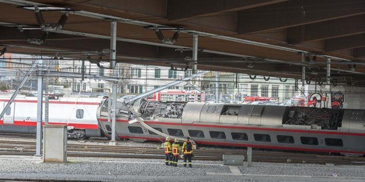 FOTO Nehoda ochromila železničnú dopravu v okolí švajčiarskeho Luzernu, sedem ľudí je zranených