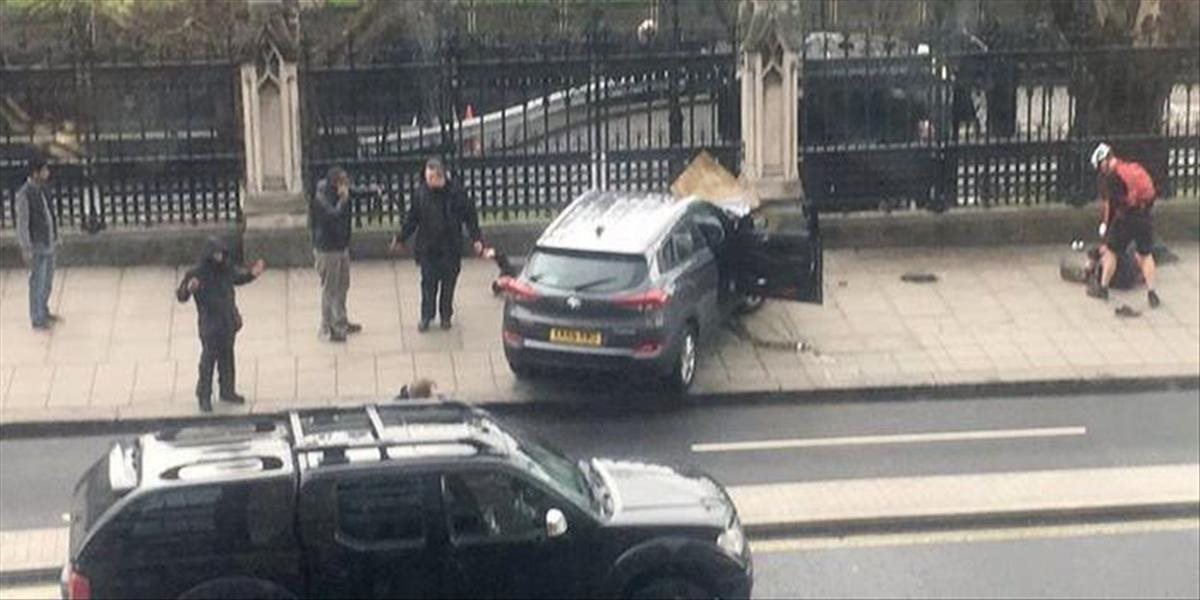 Útočník v Londýne zrážal ľudí požičaným autom značky Hyundai