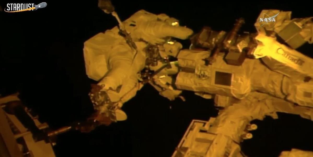 Astronauti pri výstupe do kozmu pripravovali ISS na pristávanie komerčných lodí