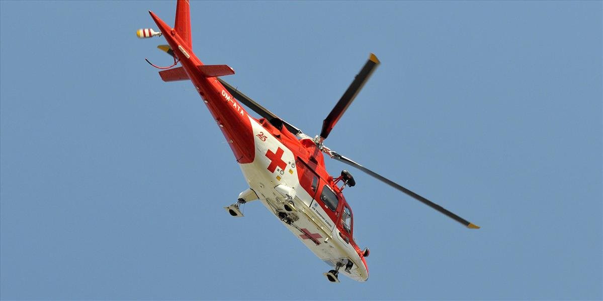 Záchranári leteli na pomoc obarenému dieťaťu aj zranenému paraglajdistovi