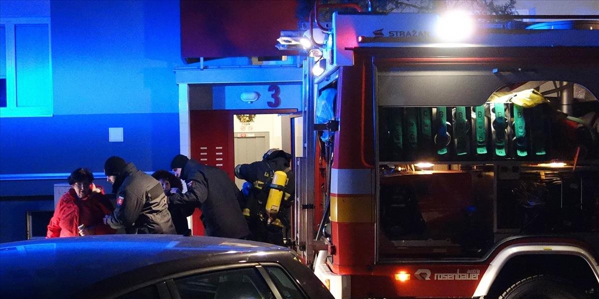 Hasiči zasahovali pri požiari bytu v Kežmarku na Košickej ulici