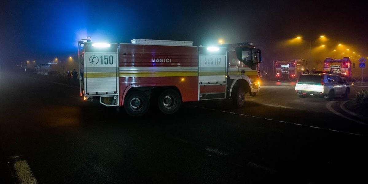 Na diaľnici D1 zo Senca do Bratislavy v noci horelo auto