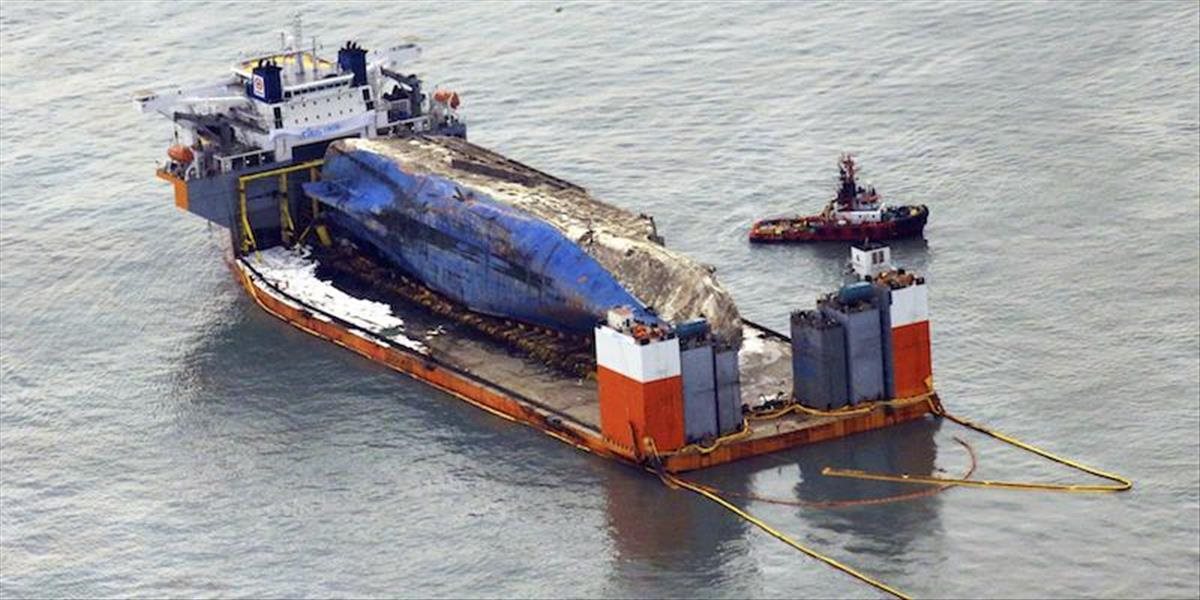 Záchranári pravdepodobne našli pozostatky obete nehody kórejského trajektu