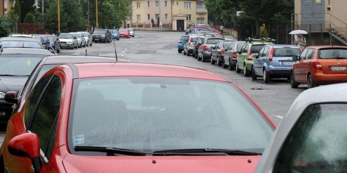 Parkovaciu politiku v hlavnom meste sprevádza veľa nejasností a rizík, magistrát to ignoruje
