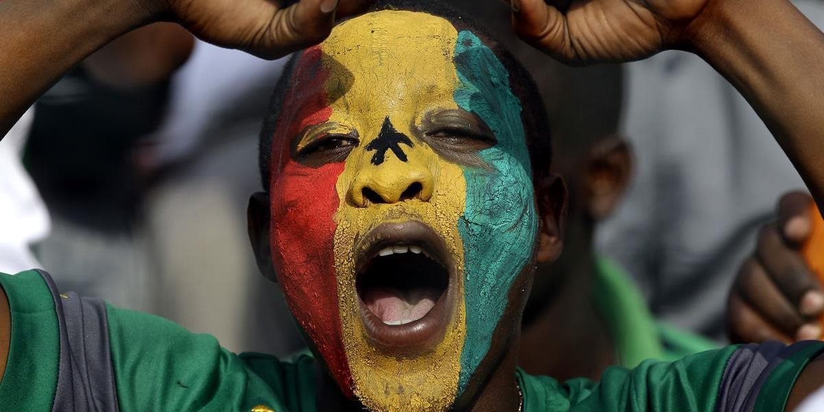 Zápas Senegalu s Pobrežím Slonoviny poznačili výtržnosti fanúšikov