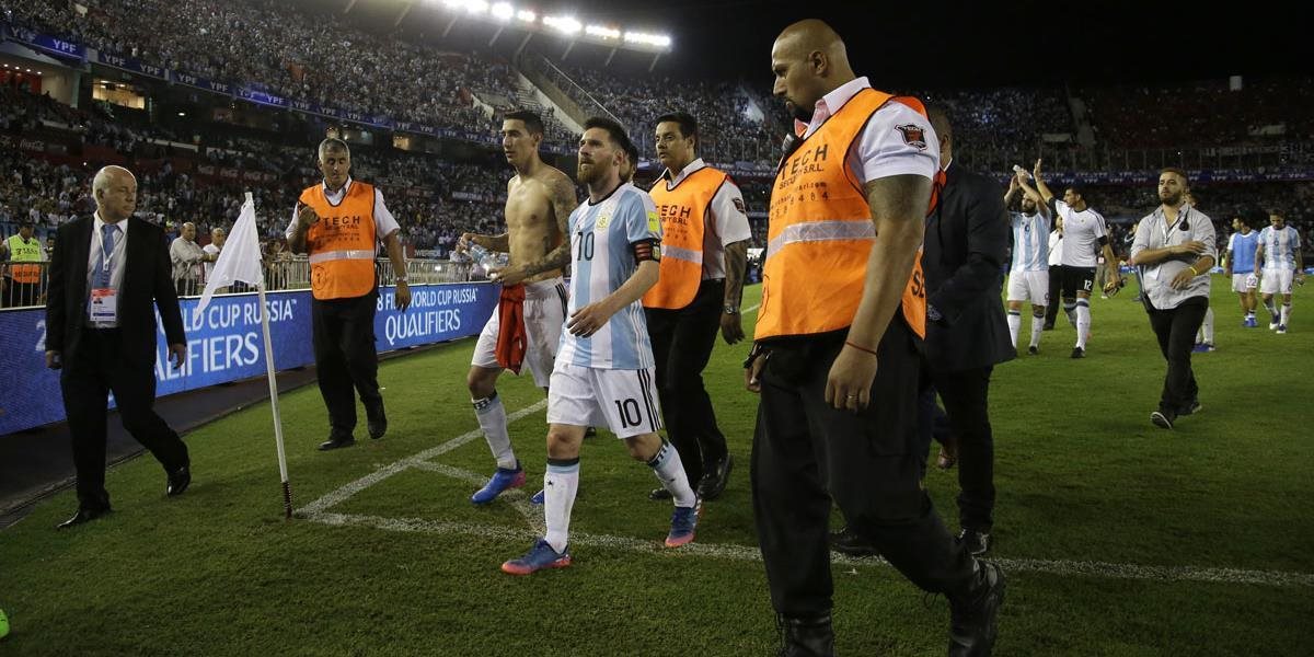 Messi sa správal ako grobián a verbálne urazil rozhodcu, FIFA okamžite reagovala