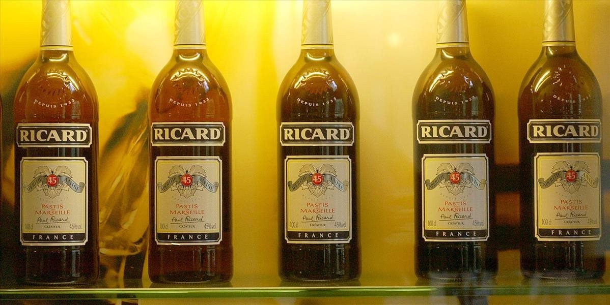 Pernod Ricard zvyšuje v Británii cenu vín a liehovín pre slabú libru