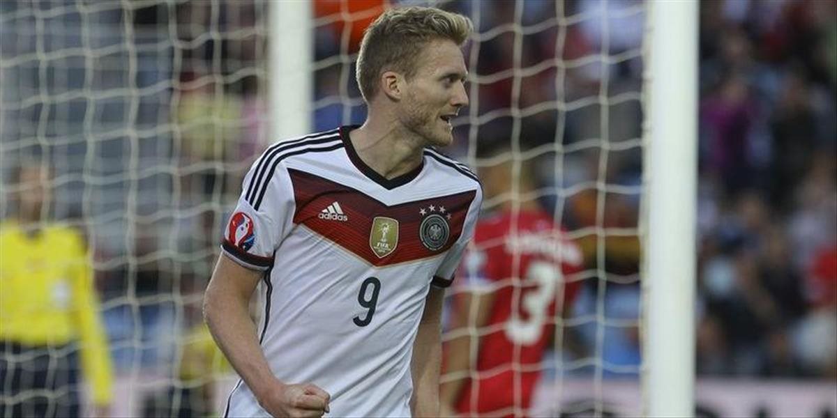 Stredopoliar Schürrle bude chýbať Dortmundu v derby proti Schalke