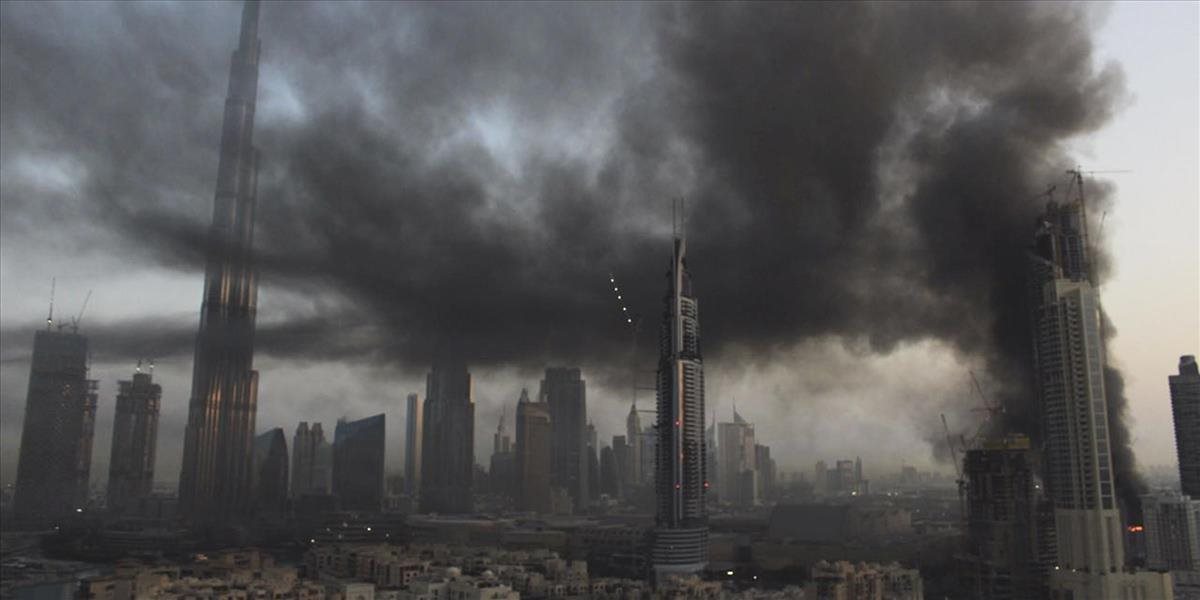 VIDEO Centrum Dubaja sa ponorilo do hustého dymu: Požiar vypukol neďaleko miesta tragédie zo Silvestra 2015