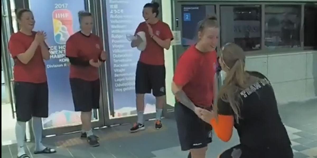 VIDEO Holandská hokejistka požiadala súperku po zápase o ruku!