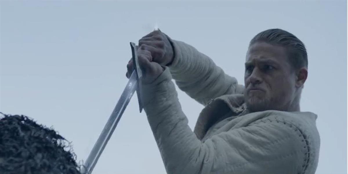 Zverejnili nový trailer snímky Kráľ Artuš: Legenda o meči