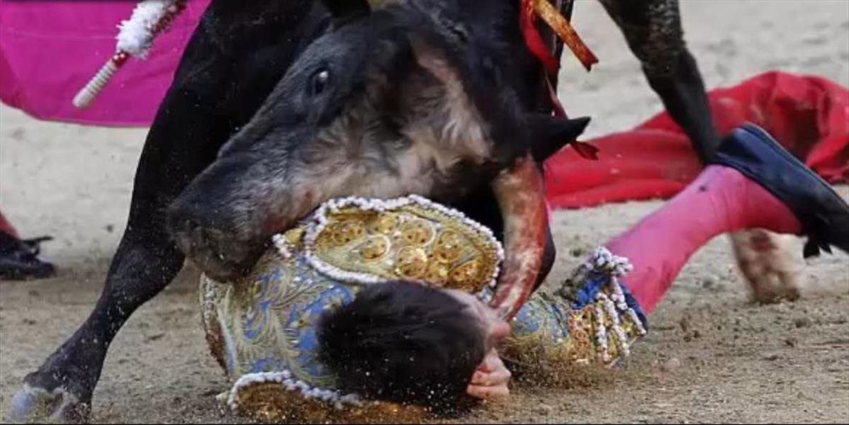 Mrazivé VIDEO Býk zmasakroval mladého toreadora, prebodol mu krk aj tvár