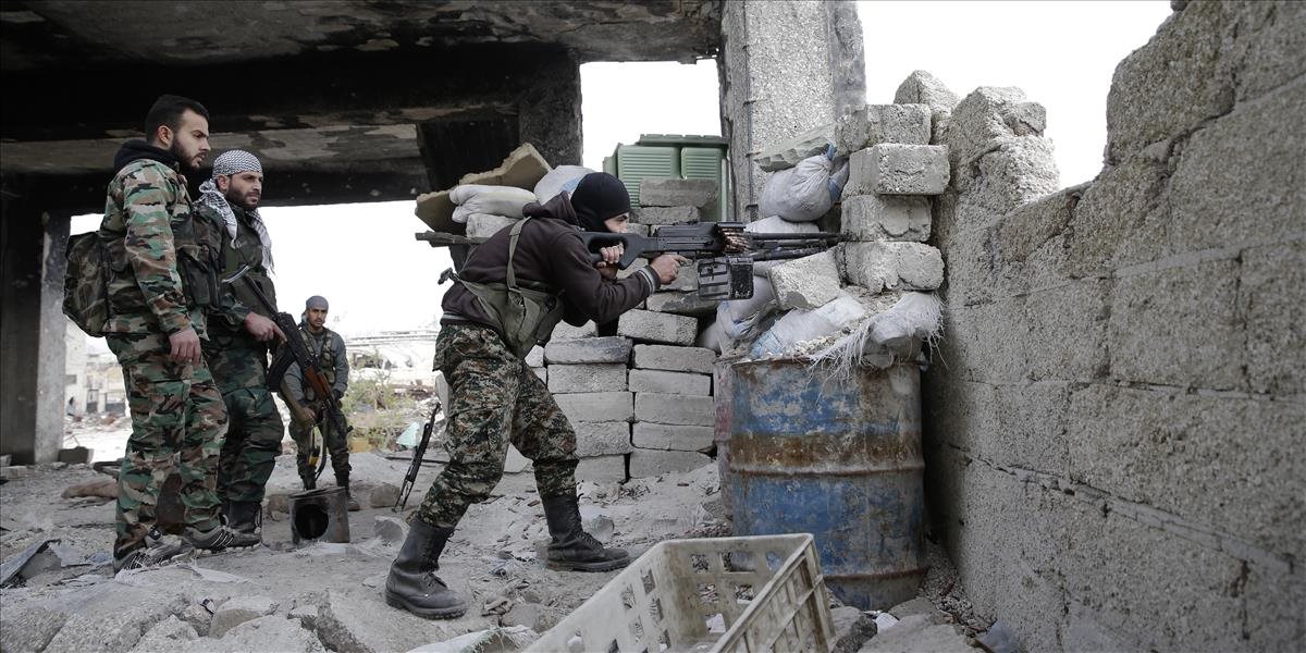 Sýrske vládne sily zintenzívnili útoky na povstalcov okolo Damasku a Hamá