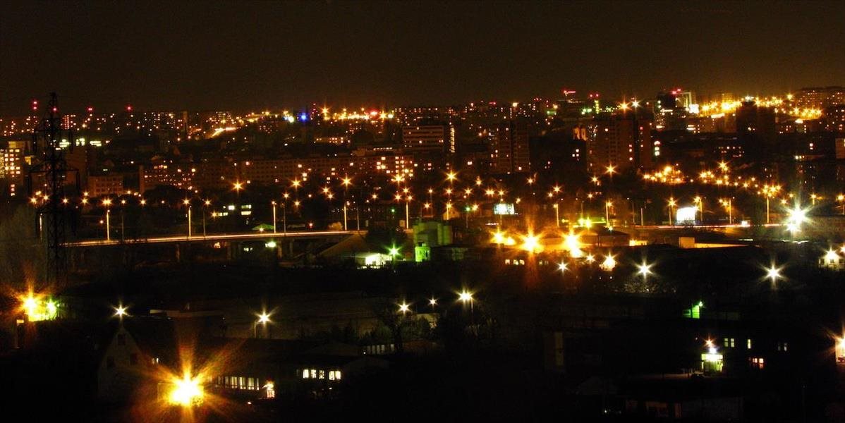 Stovky domácností v Košiciach boli včera večer bez elektrickej energie