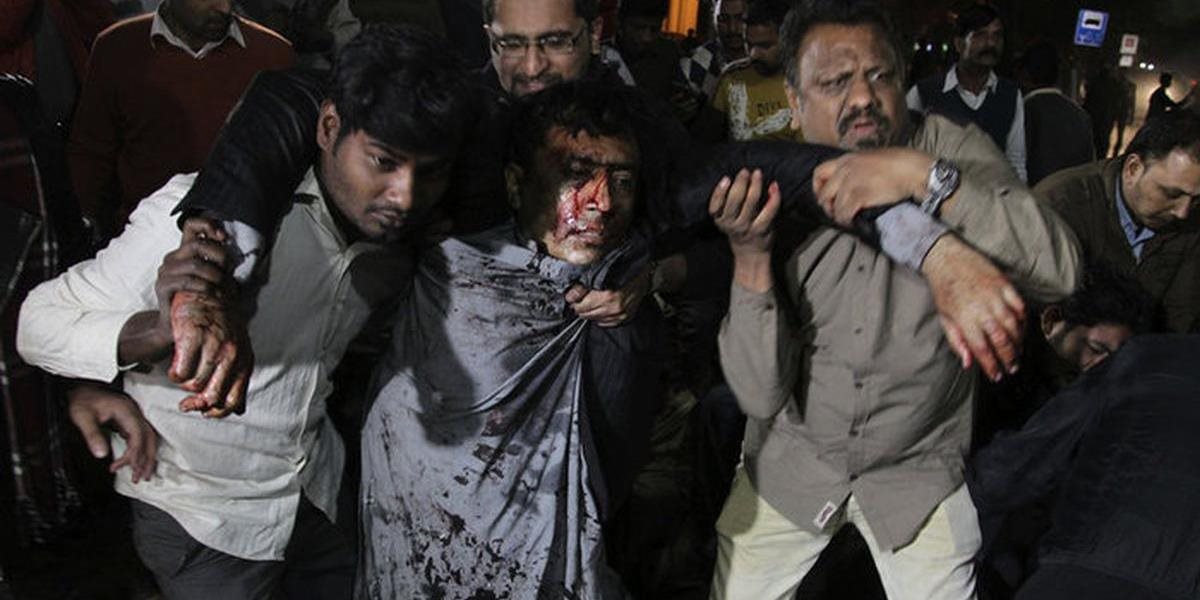 Na východe Pakistanu opäť vyčíňal samovražedný atentátnik, zabil najmenej šesť osôb