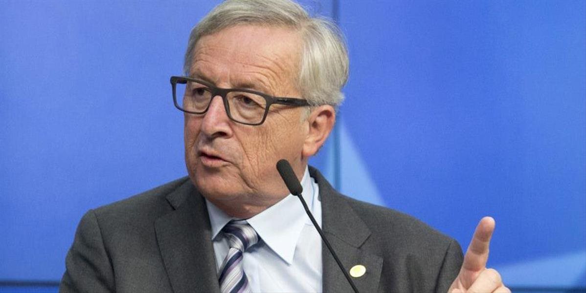Juncker potvrdil, že Rakúsko musí plniť dohodu o prerozdeľovaní migrantov