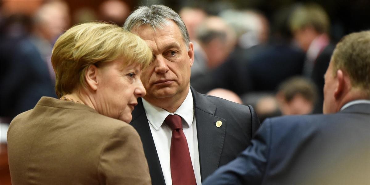 Merkelová pre sporný zákon o školách varuje Orbána, aby neporušoval demokraciu
