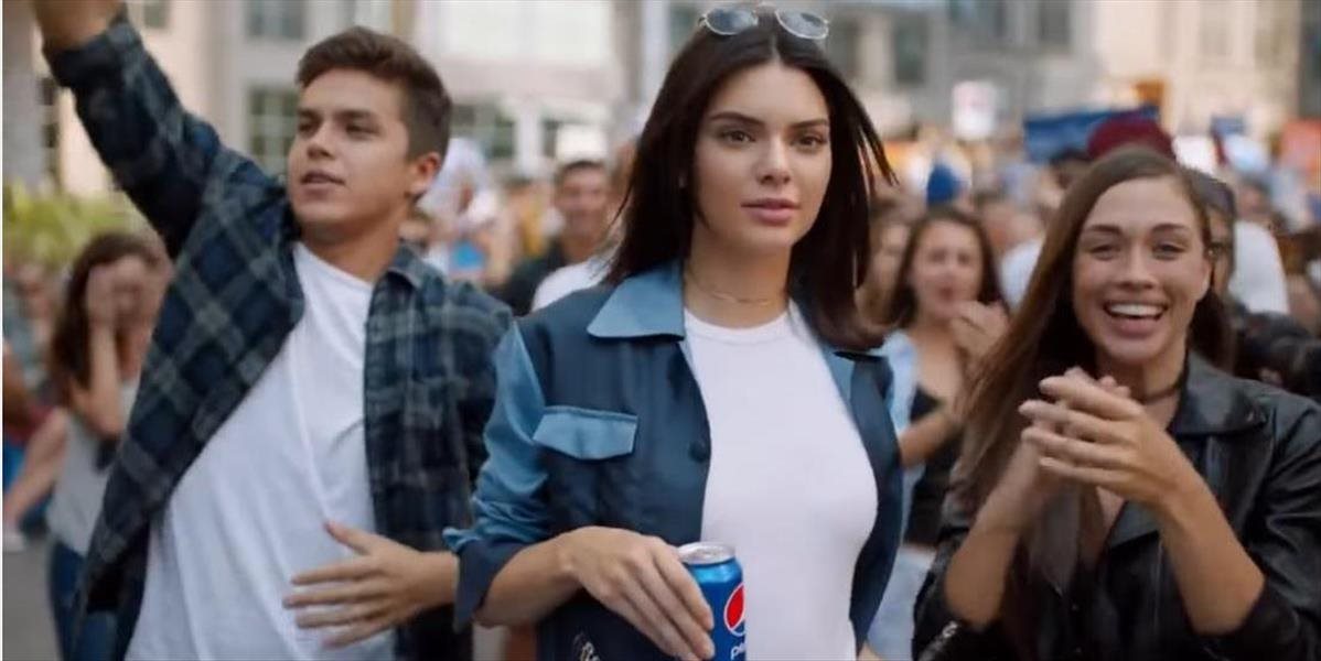 VIDEO Spoločnosť Pepsi rozhnevala verejnosť: Nová kampaň proti rasizmu sa jej nepodarila