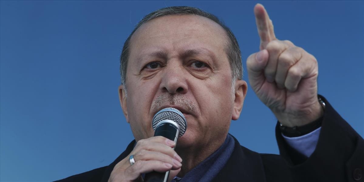 Turecký prezident Erdogan dúfa, že Trump podnikne v Sýrii vojenskú akciu