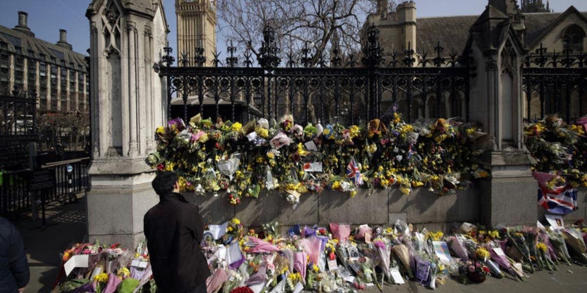 Útok v Londýne má ďalšiu piatu obeť, ktorá dnes podľahla svojim zraneniam pri páde do Temže