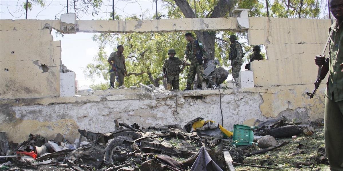Samovražedný atentátnik sa odpálil vo vojenskej akadémii v Somálsku, zabil 5 ľudí