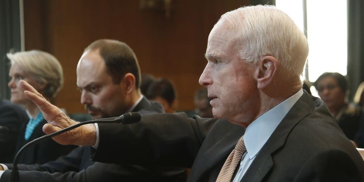 Americký senátor dnes obvinil Rusko zo spolupráce na chemickom útoku v Sýrii