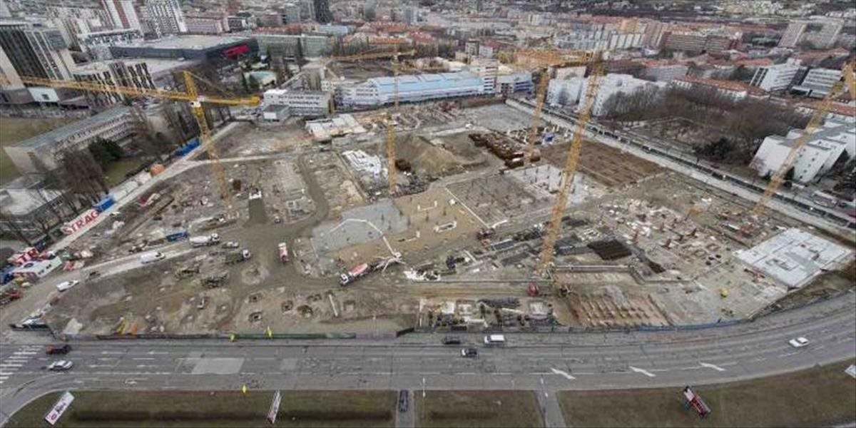 Výstavba Národného futbalového štadióna má časový sklz, no termín dokončenia aj napriek tomu platí