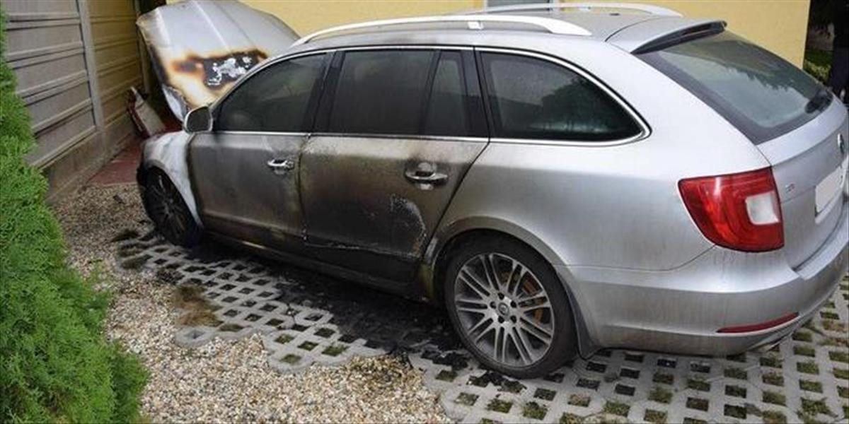 V Šintave zhorelo auto, vznikla škoda 2500 eur