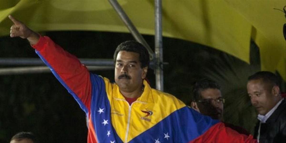 VIDEO Venezuelský prezident Maduro to poriadne schytal, jeho ľud ho privítal spŕškou vajec!