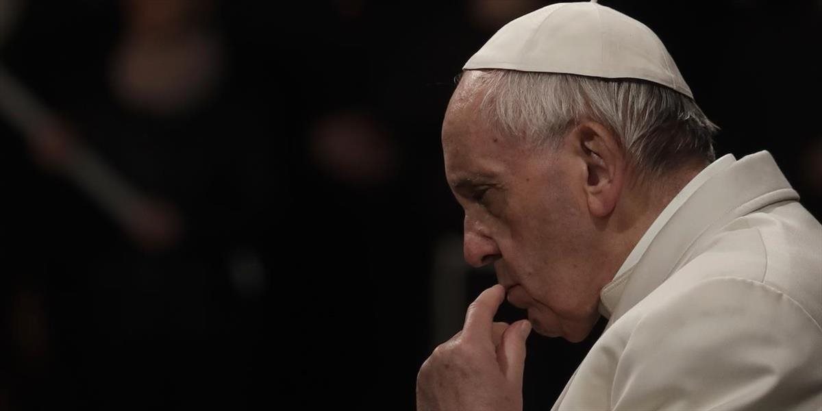 Pápež na veľkopiatkovej Krížovej ceste hovoril o hanbe cirkvi aj ľudstva