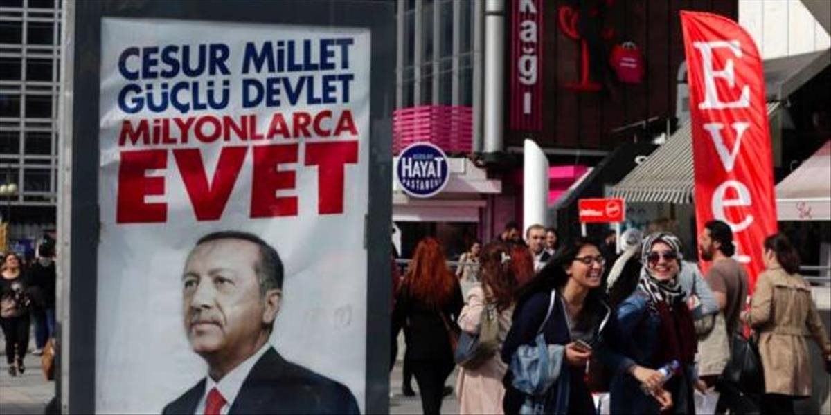 Odporcovia prezidentského systému v Turecku demonštrujú! Výsledky referenda mali byť zmanipulované