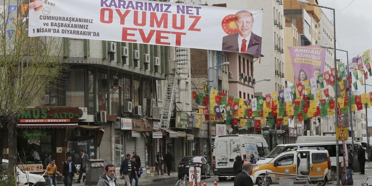Turecká vláda odobrila ďalšie predĺženie výnimočného stavu
