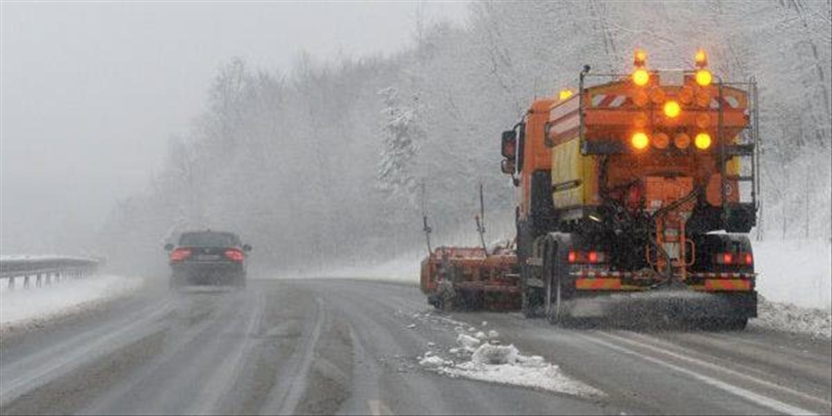 Dopravná situácia na Slovensku sa zhoršuje v dôsledku zlého počasia
