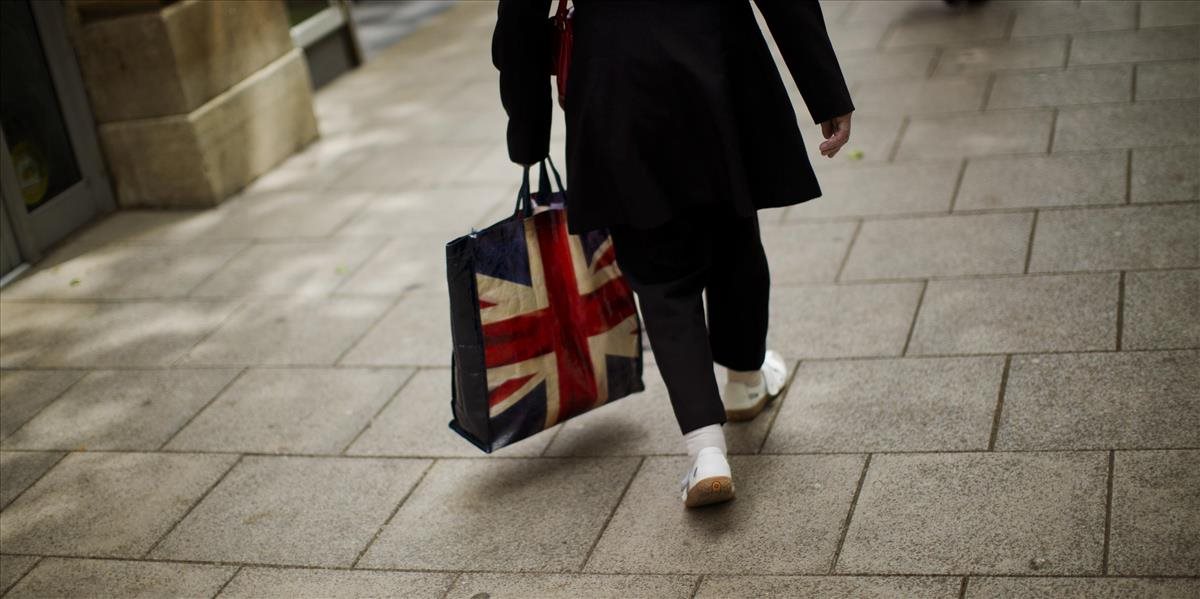 Väčšina cudzincov na britskom pracovnom trhu je z EÚ