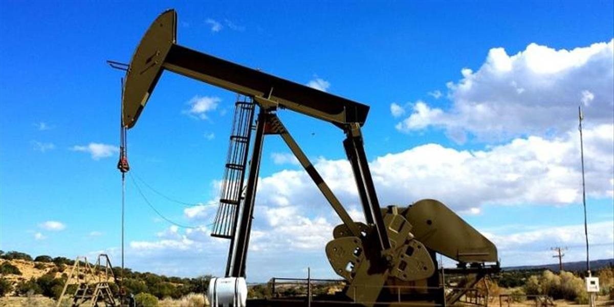 Americké zásoby ropy sa znížili o milión barelov