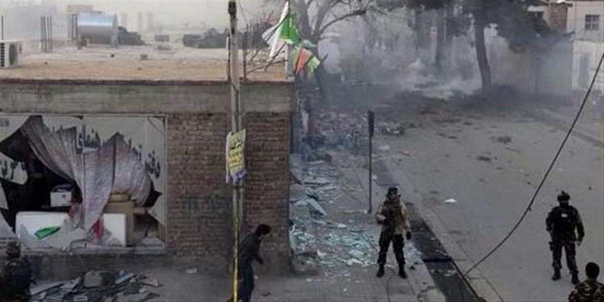 Afganistanský šéf armády a minister obrany po útoku Talibanu so stovkou mŕtvych odstúpili