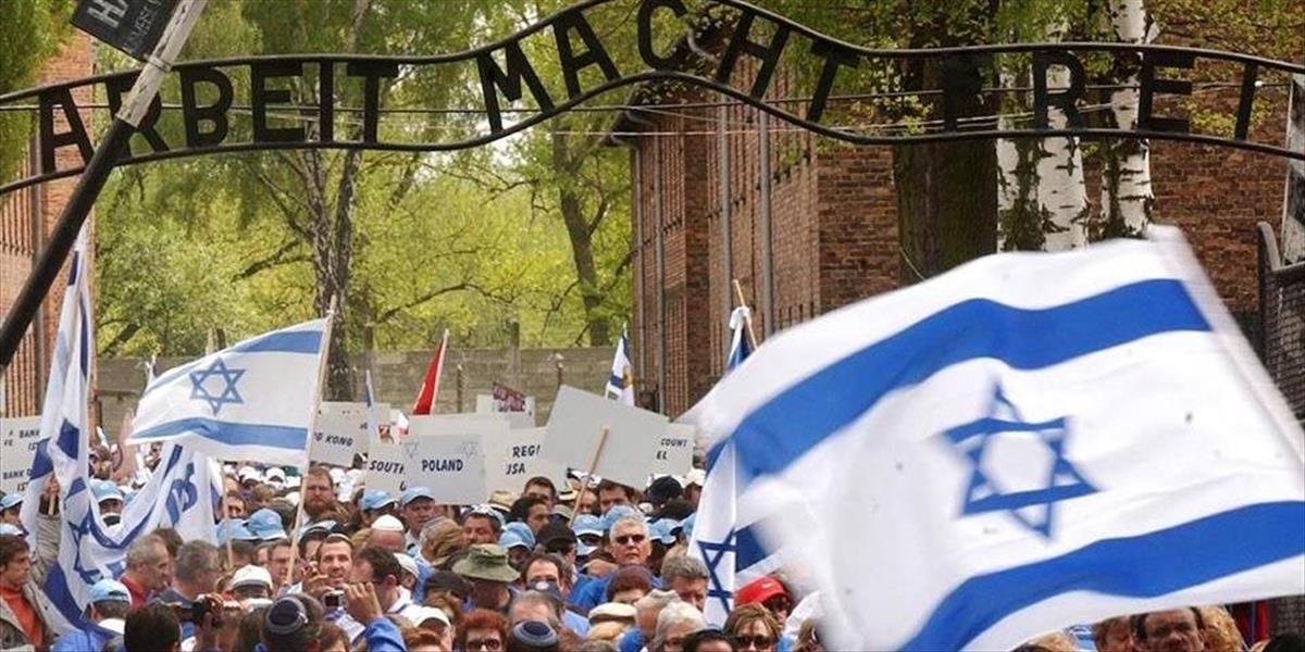 Tisíce ľudí pochodovali od brány Auschwitzu, uctili si obete holokaustu