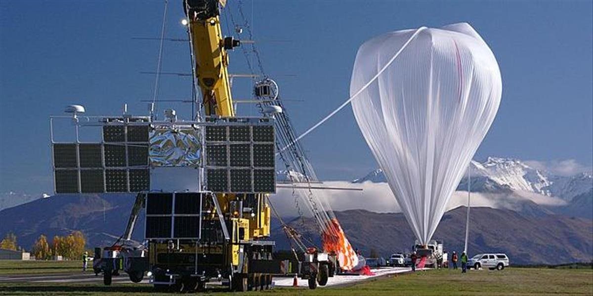 FOTO: Balón NASA vyniesol do stratosféry observatórium extrémneho vesmíru, na experimente sa podieľa aj SR