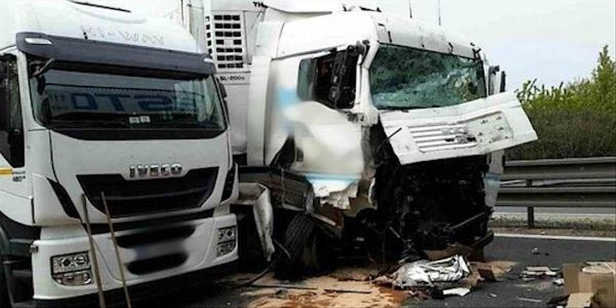 Pri hromadnej nehode na českej diaľnici D1 zahynul Slovák