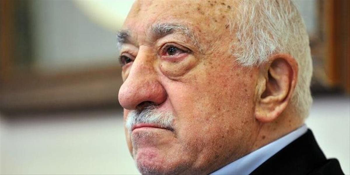Pre podozrenie z napojenia na duchovného Gülena zatkli v Turecku ďalších 800 ľudí