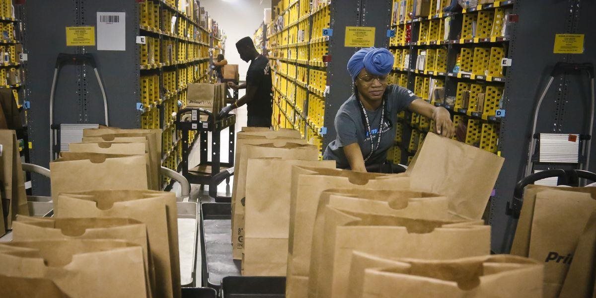 Tržby Amazonu predčili očakávania, zaznamenali viac ako 40 percentný nárast
