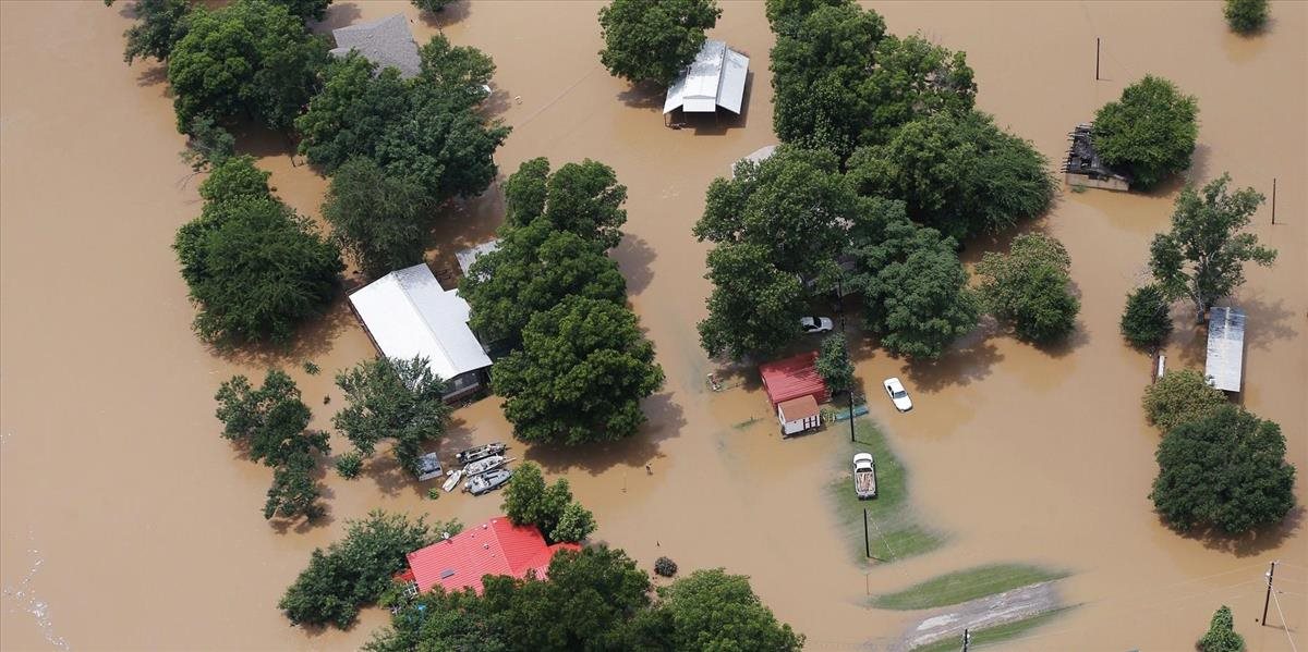 VIDEO + FOTO Silné Víchrice a záplavy si v USA vyžiadali trinásť ľudských životov