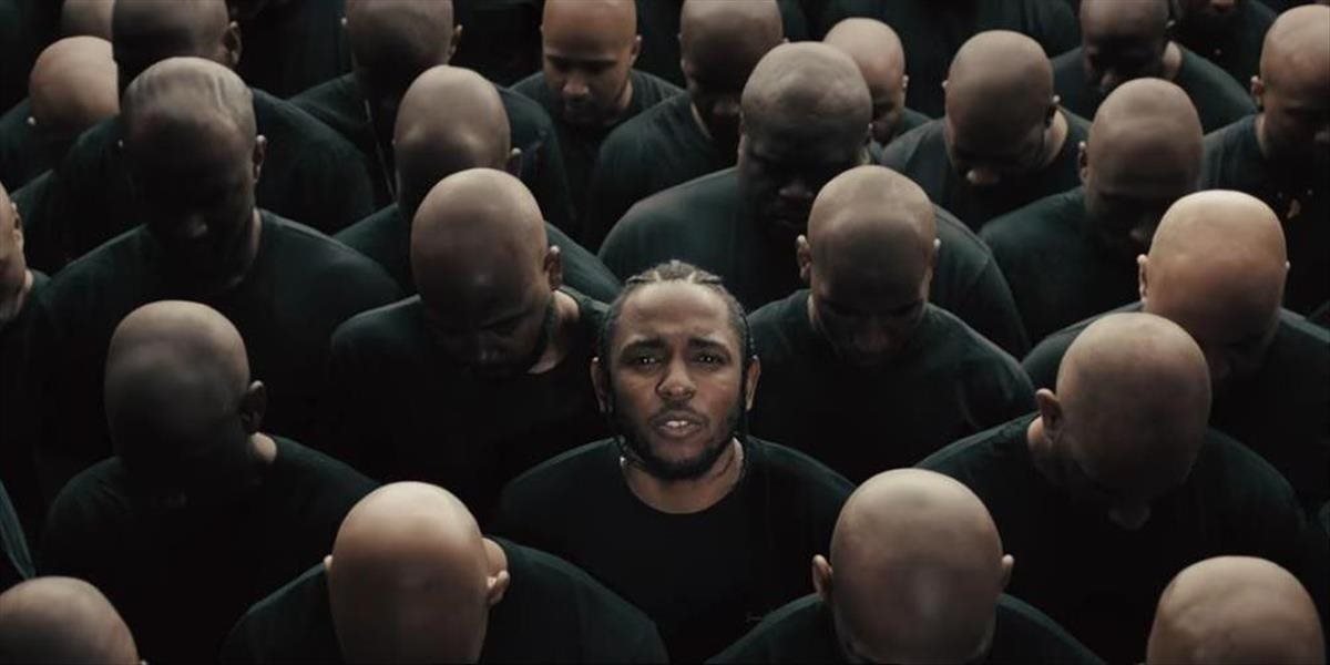 Kendrick Lamar je naďalej na vrchole albumového Billboardu