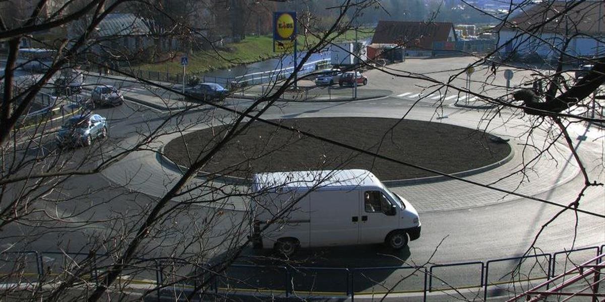 Kruhová križovatka v bratislavskej Petržalke je už skolaudovaná