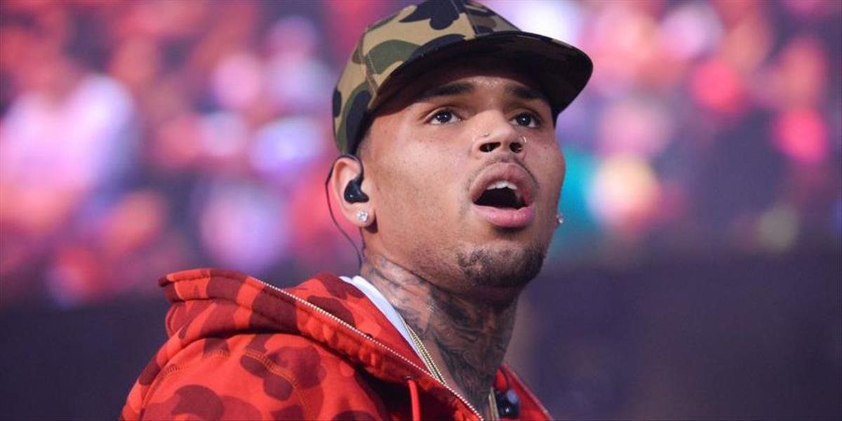 VIDEO Spevák Chris Brown predstavil tracklist albumu Heartbreak on a Full Moon